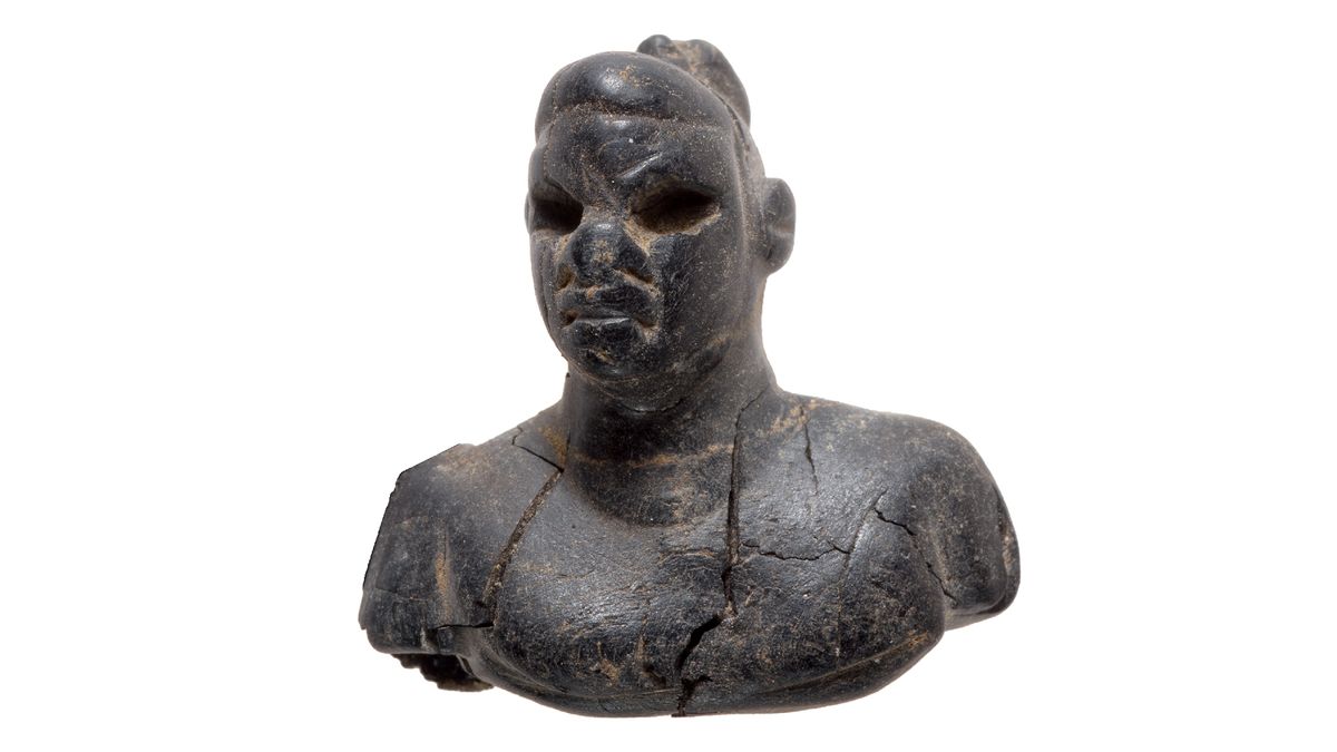 'Very rare' African ebony figurines found in 1,500-year-old Christian burials in Israeli desert