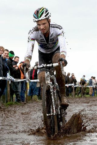 World champion Niels Albert (BKCP-Powerplus) won in a muddy 'cross in Laarn