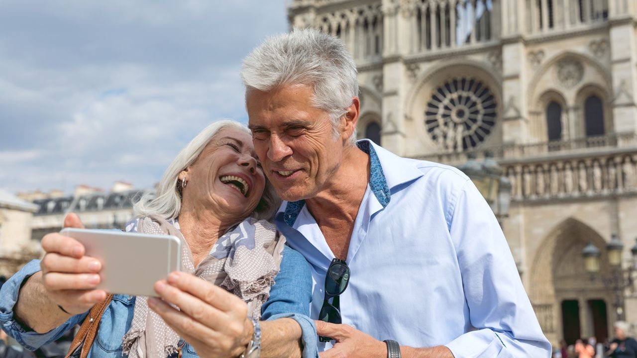 5 Side Gigs That Let You Travel the World in Retirement