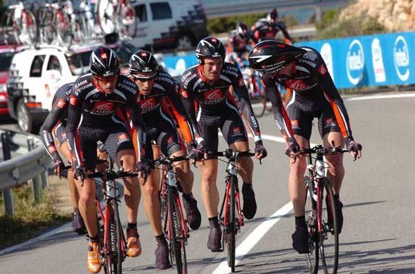 Caisse d'Epargne loses two as did many teams, on the final climbs.