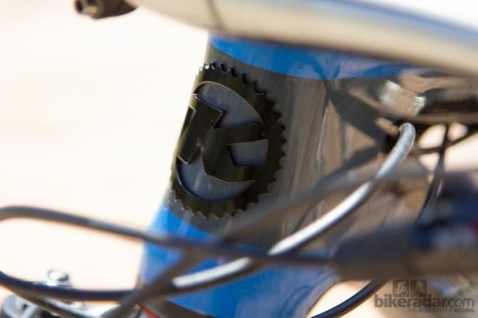 The head-badge on the King Kahuna 29 is typical Kona style