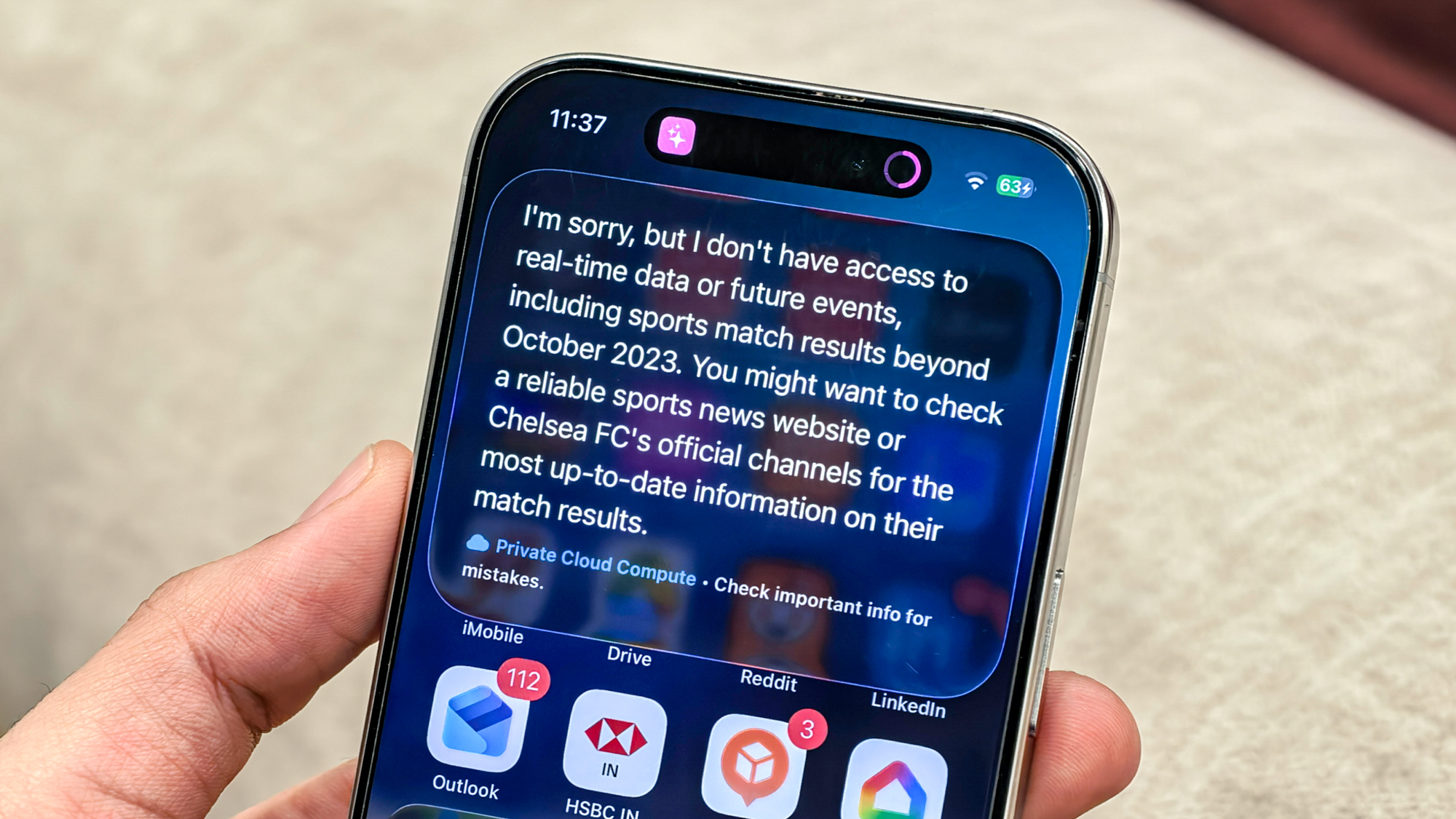 Chat with Apple Intelligence shortcut response showing limit of available data