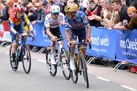 2025 Amstel Gold Race: Remco Evenepoel ahead of Tadej Pogačar and winner Mattias Skjelmose in the sprint for victory