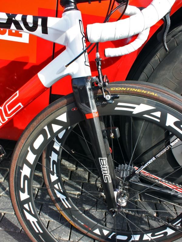 Michael Sch&auml;r's custom frame borrows its fork from BMC's SLR01 and includes a tapered steerer tube - further emphasizing that the bike isn't a standard SLX01.