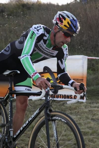 Tim Johnson (Cannondale/Cyclocrossworld.com) climbs the cyclesolutions.com stairs