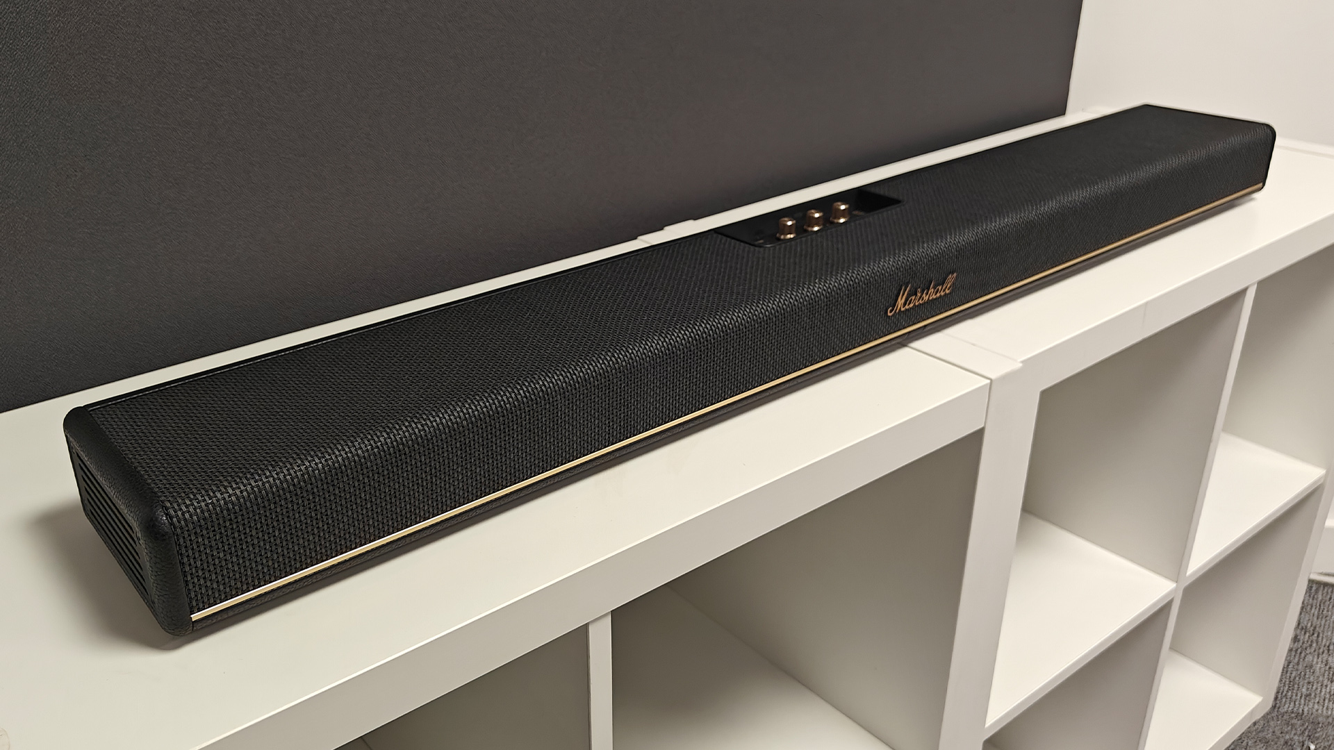 Marshall Heston 120 soundbar in test room