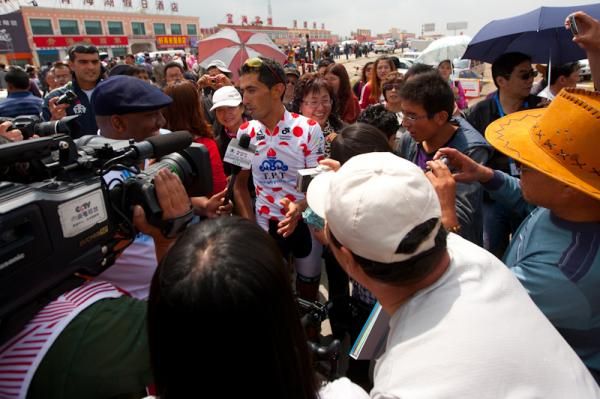 Hossein Alizadeh with the local media