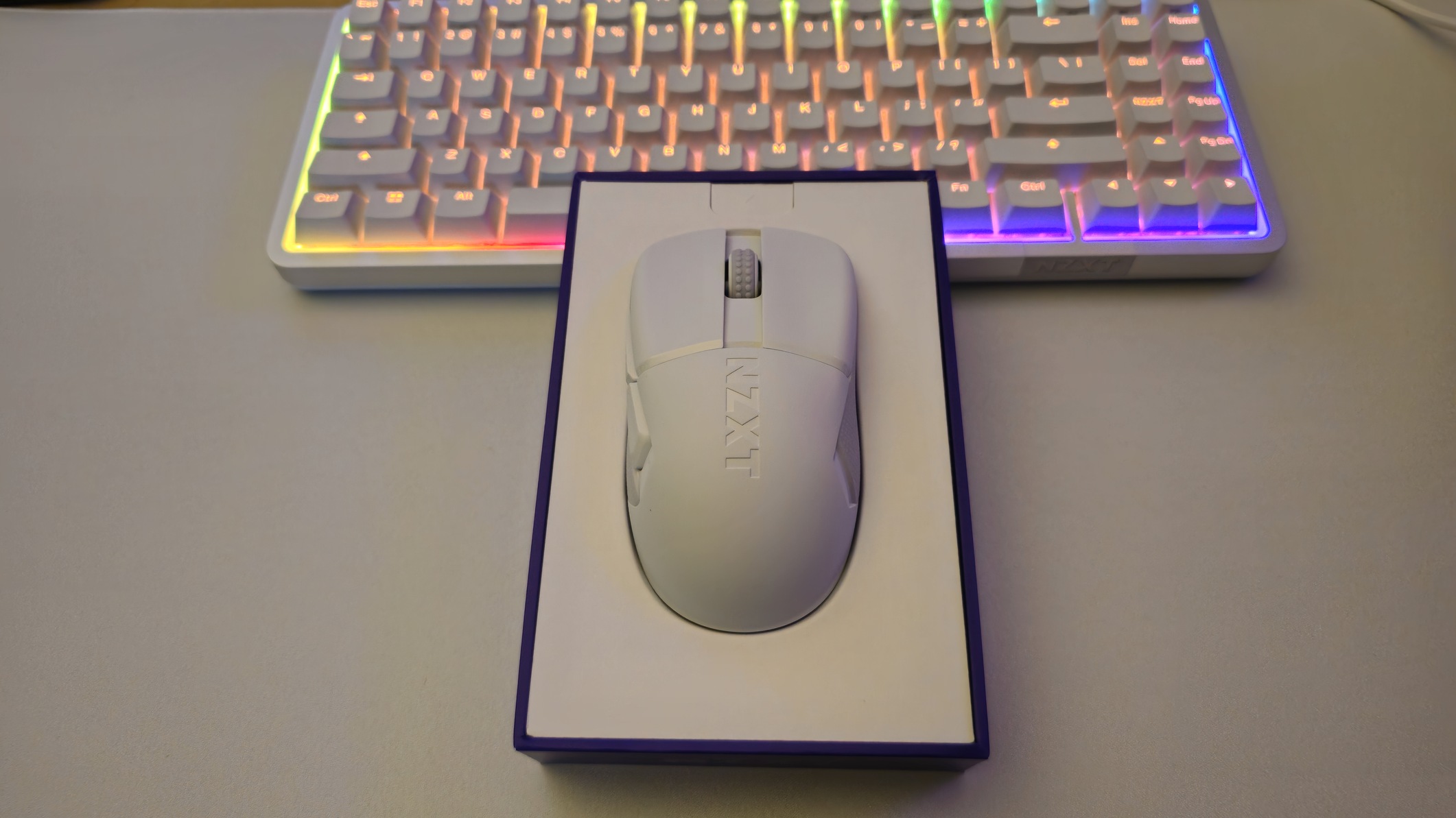 Photos of the NZXT Lift Elite mouse