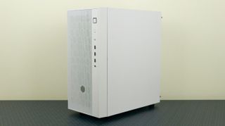 Silverstone Fara R1