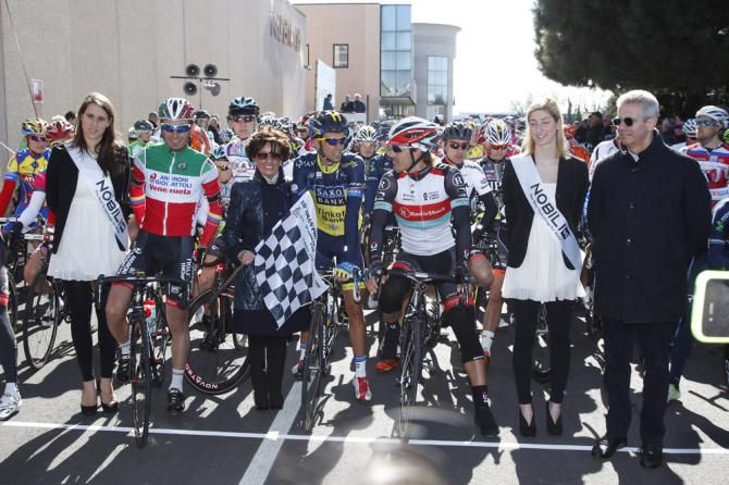 The peloton awaits the start of the The peloton in action during the GP Nobili Rubinetterie