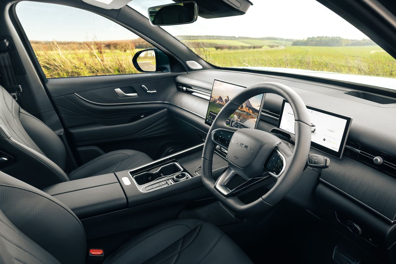 Exterior and interior of chery Tiggo 9