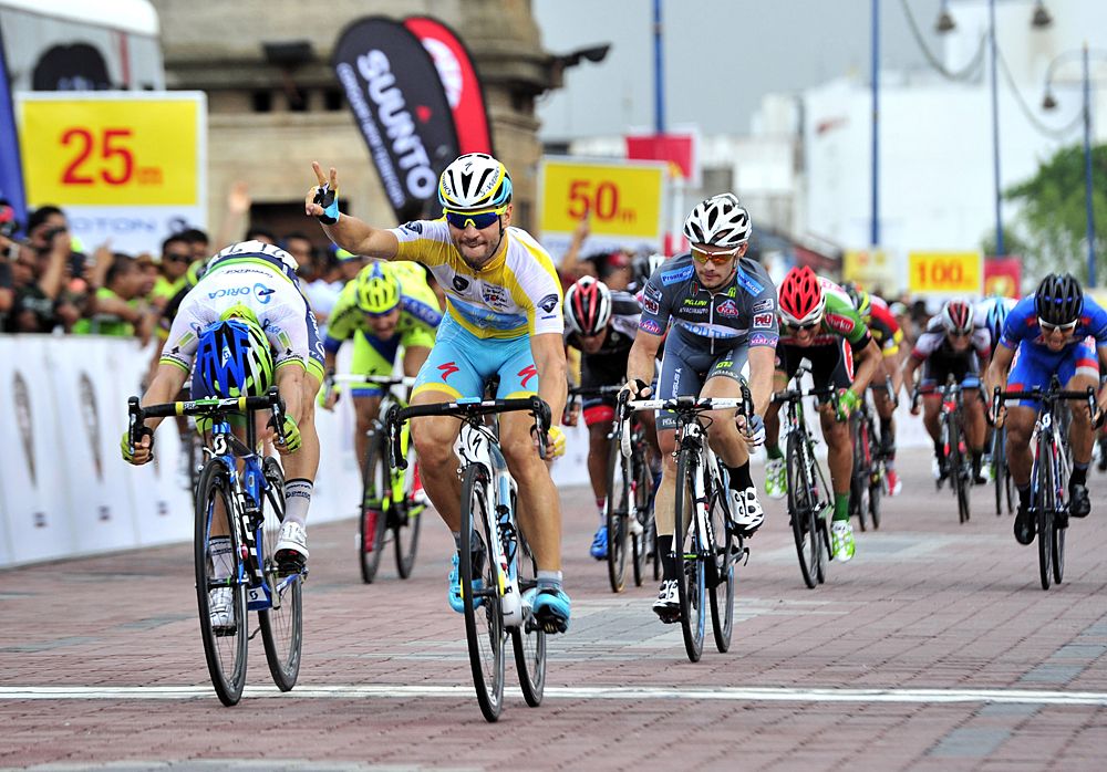 Andrea Guardini (Astana) wins the stage 2 bunch sprint