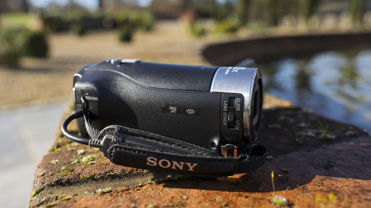 A side-on view of the Sony HDR-CX405 camcorder