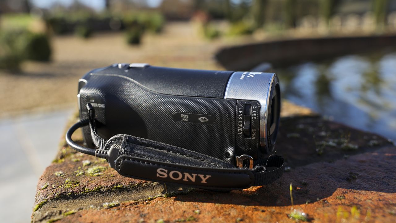 A side-on view of the Sony HDR-CX405 camcorder