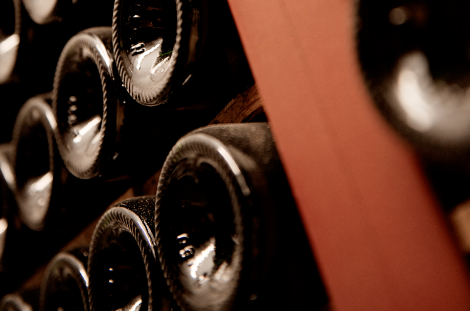 Burgundy wine stolen