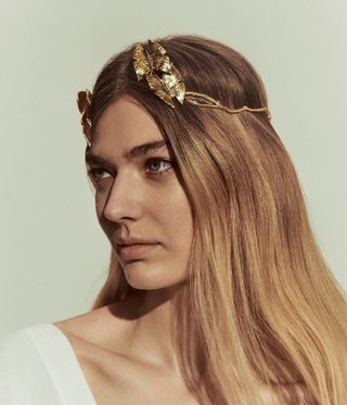 gold hair jewellery by Harumi Klossowska de Rola and Goossens