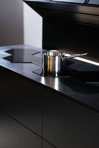 TM Italia FX Carbon hob