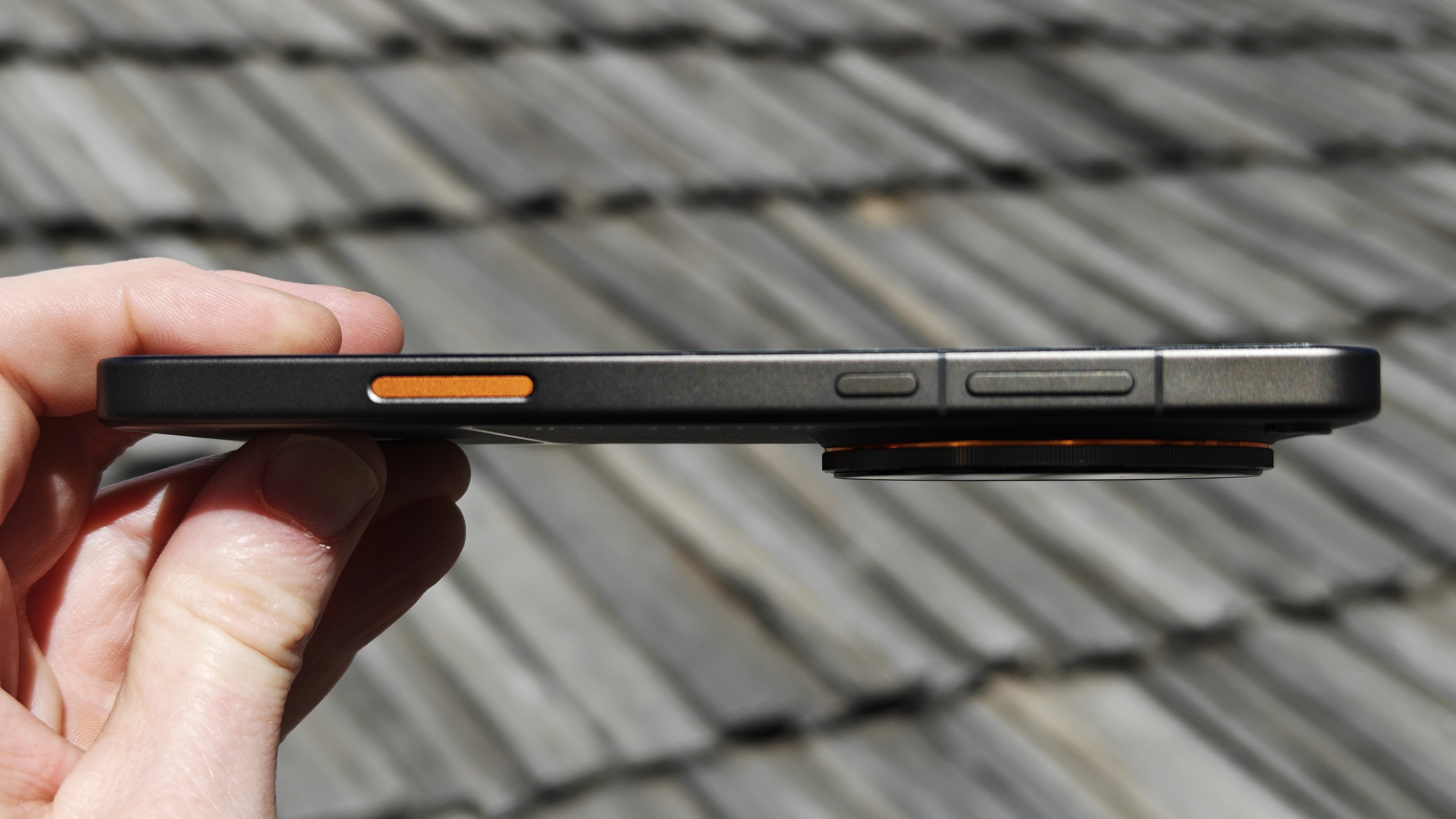 Oppo Find X9 Ultra phone's side profile