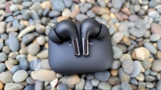 OnePlus Buds Pro vs. AirPods Pro