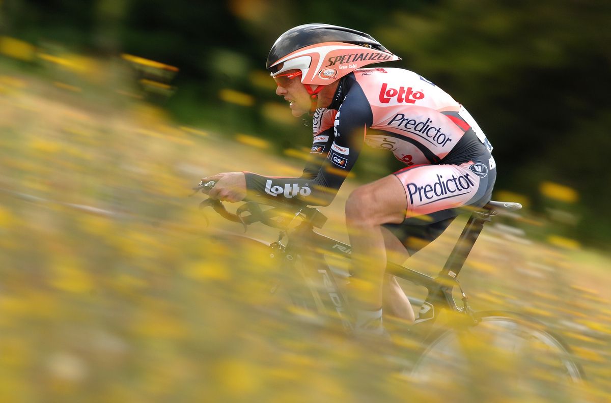 Cadel Evans time trialling on stage 19