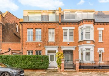 Take a tour of this smart Edwardian three-bed home in London | Ideal Home