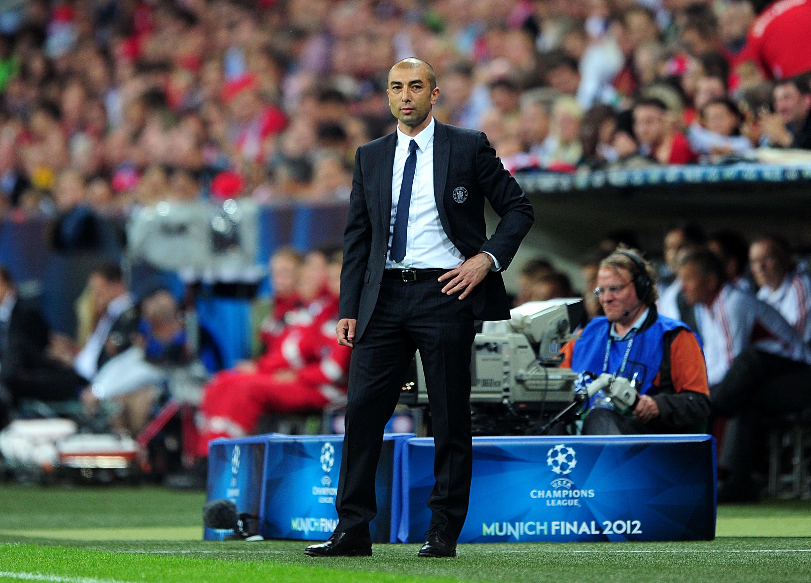 Roberto Matteo managing Chelsea in the 2012 Champions League final against Bayern Munich