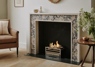 Fireplace - traditional fire surround