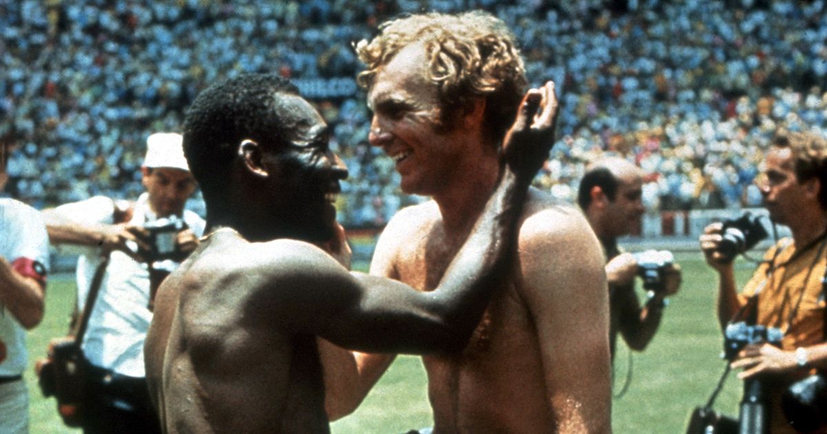 Pele of Brazil and Bobby Moore of England exchange shirts after the World Cup Group C game at the Estadio Jalisco in Guadalajara, Mexico 7 Jun 1970 Brazil won 1-0 swops jerseys with Football 1970 World Cup Mexico