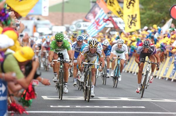 Cavendish had to do a long sprint to win stage 19.