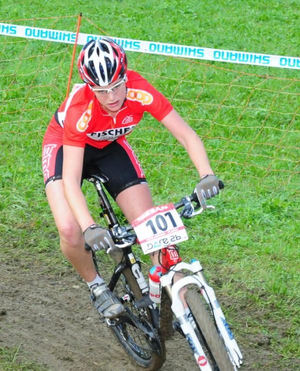 Michelle Hediger (Fisher BMC) assumed control on lap one
