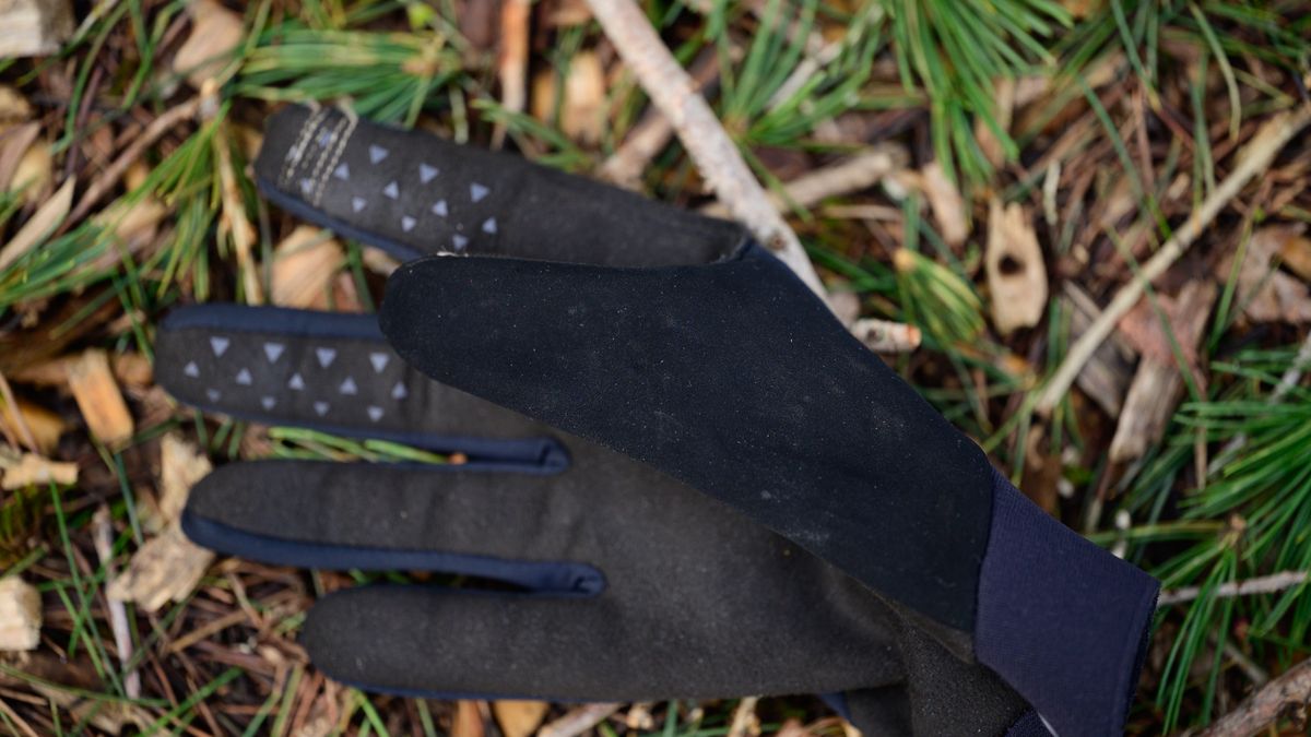 Pearl Izumi Summit WRX NeoShell Gloves nose wipe detail