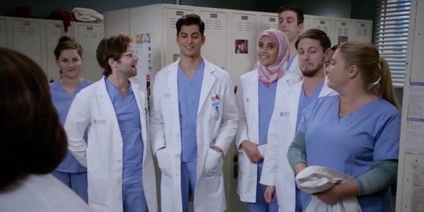 The Interesting Way Grey’s Anatomy Is Keeping Up With The New Interns ...