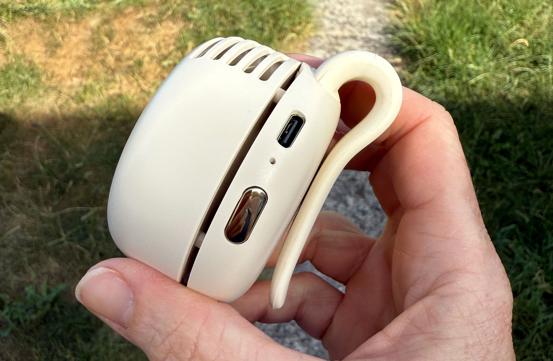 Clip-on fan