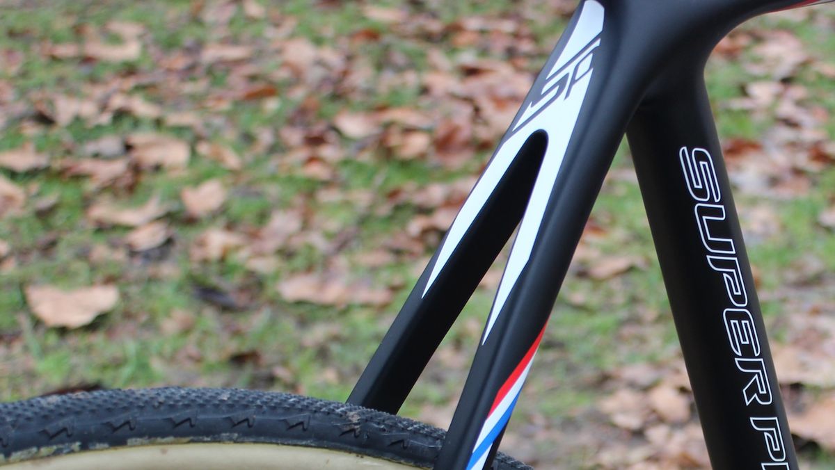Disc brakes create a neat rear end