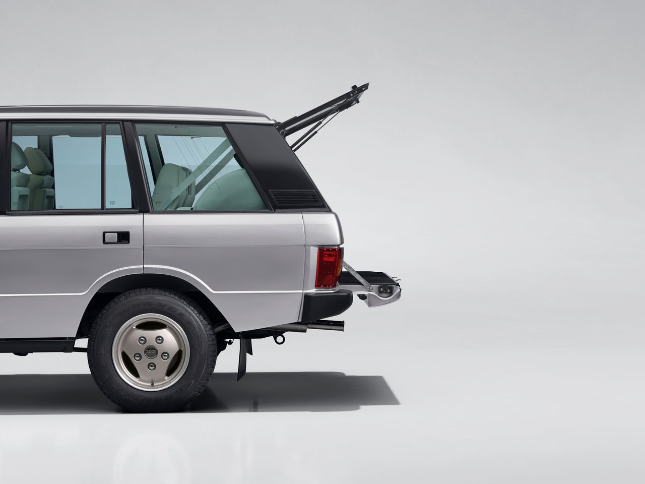 New vs old: the Range Rover Classic Matched Pair