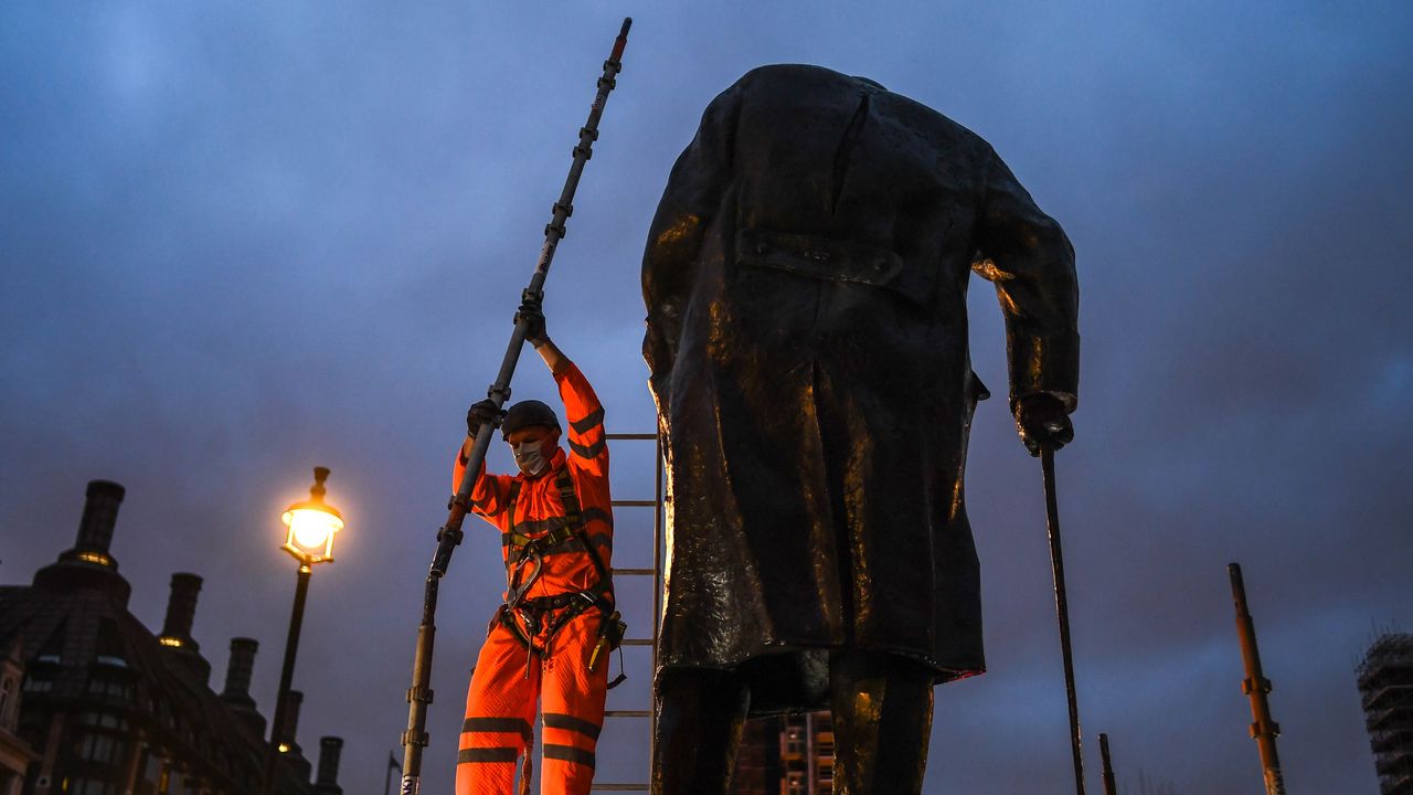 Winston Churchill statue