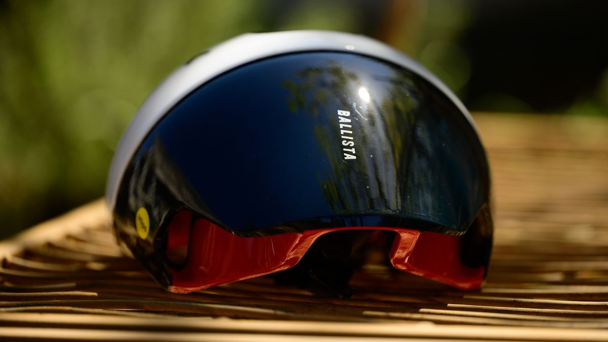 Trek Ballista MIPS rear view