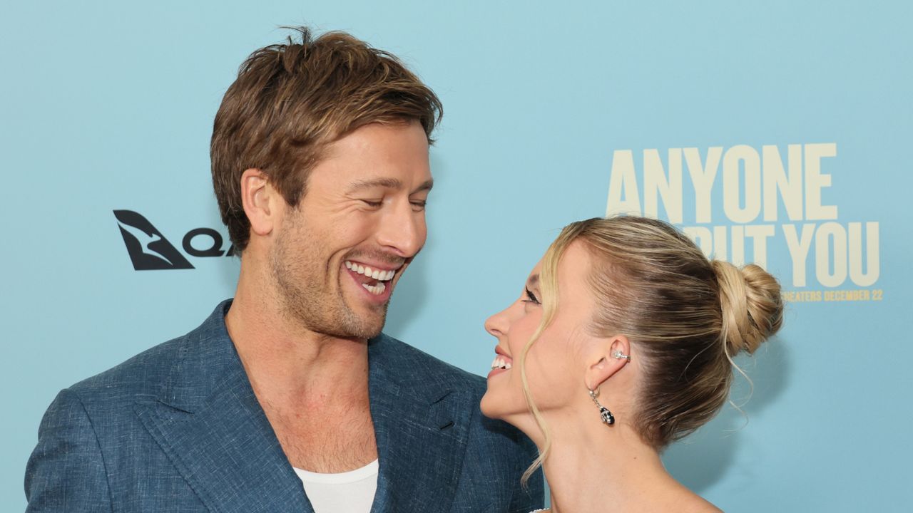 Sydney Sweeney and Glen Powell