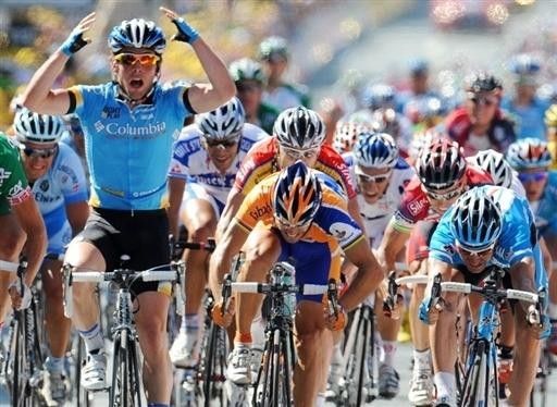 The Manxman edged out Oscar Freire (Rabobank) and Erik Zabel (Milram) for his first Tour stage win.