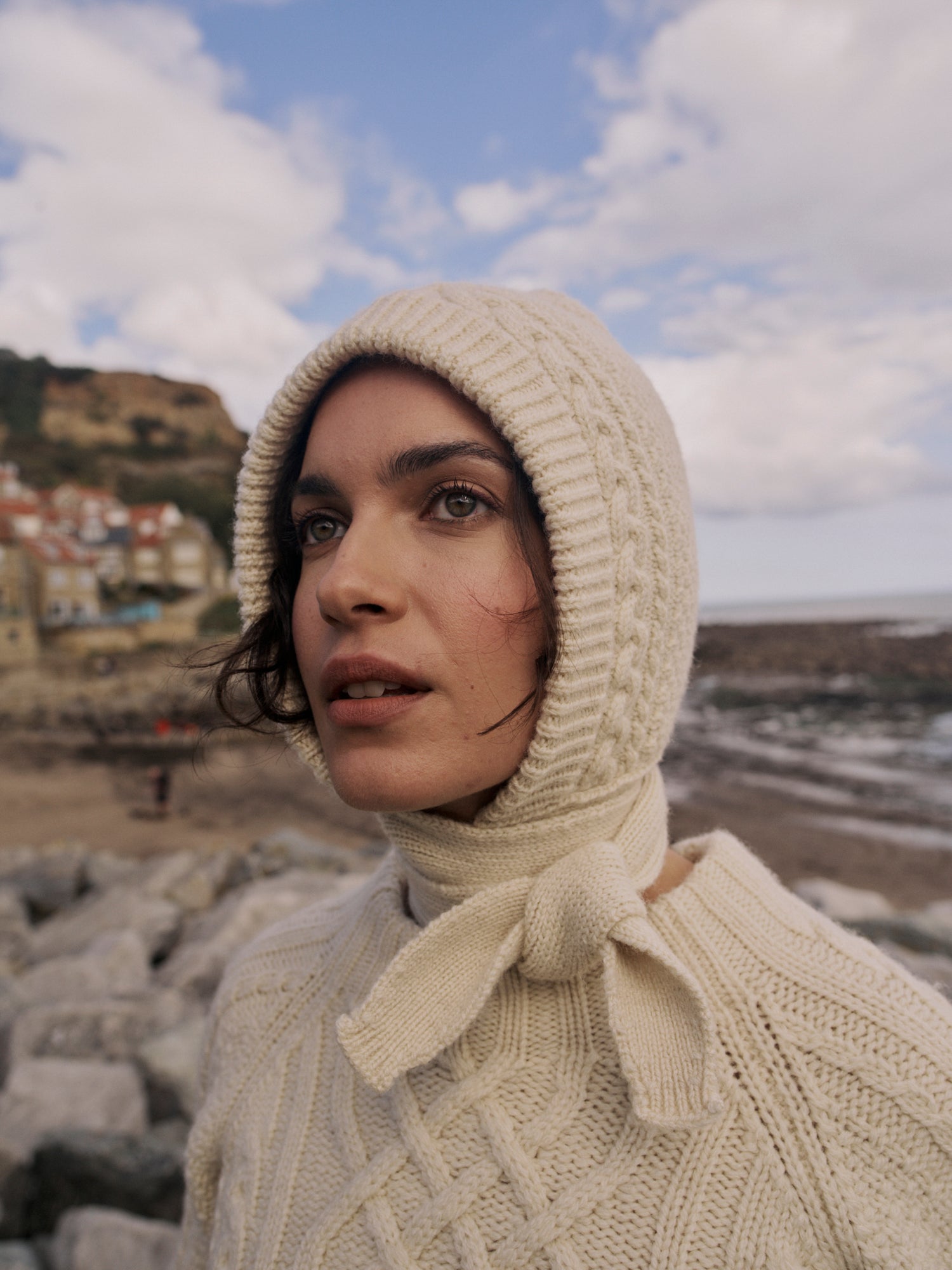 Whitby Bonnet in Ecru