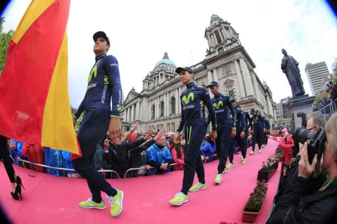 The Movistar team enters the presentation
