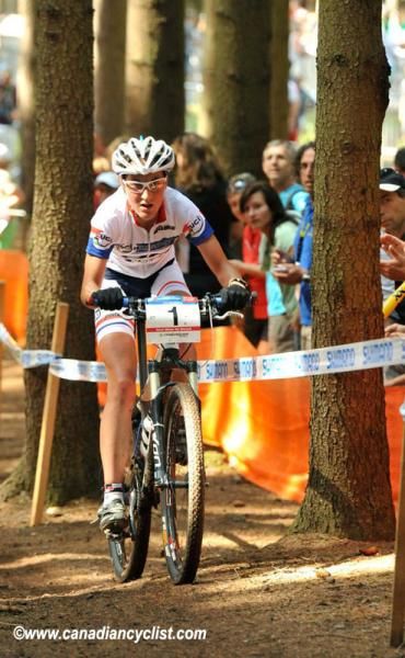 Julie Bresset took an early lead