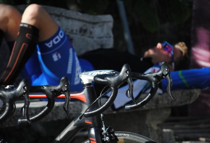 Differdange rider lying down