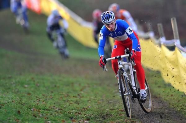Francis Mourey (Fran&ccedil;aise des Jeux) puts his bike handling skills to the test.