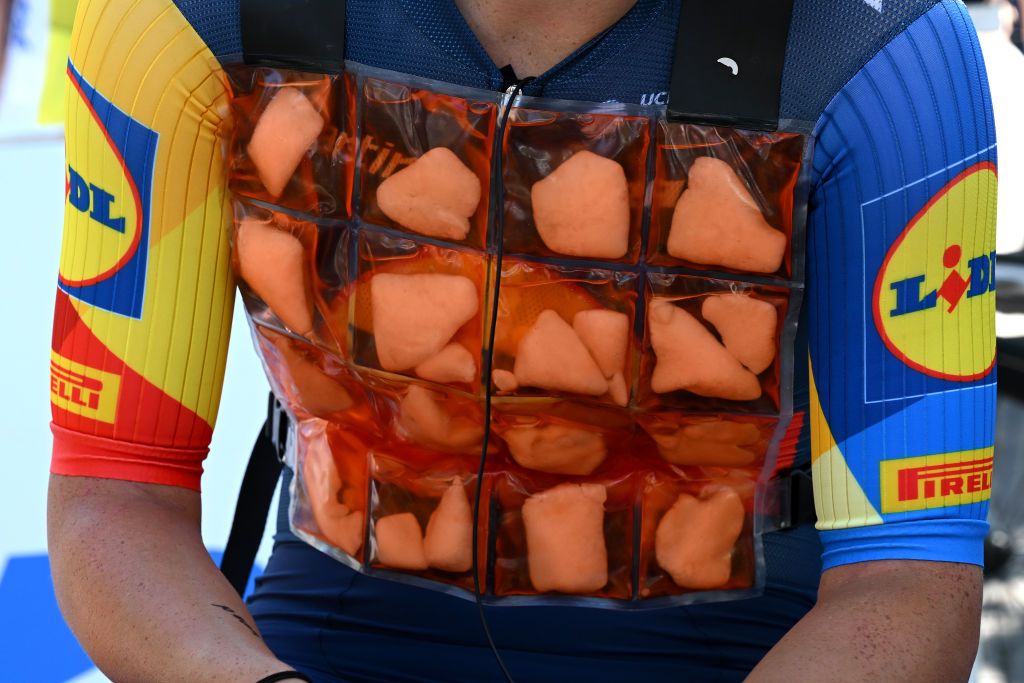 Amanda Spratt (Lidl-Trek) wore a cooling vest before the start of hot stage 1