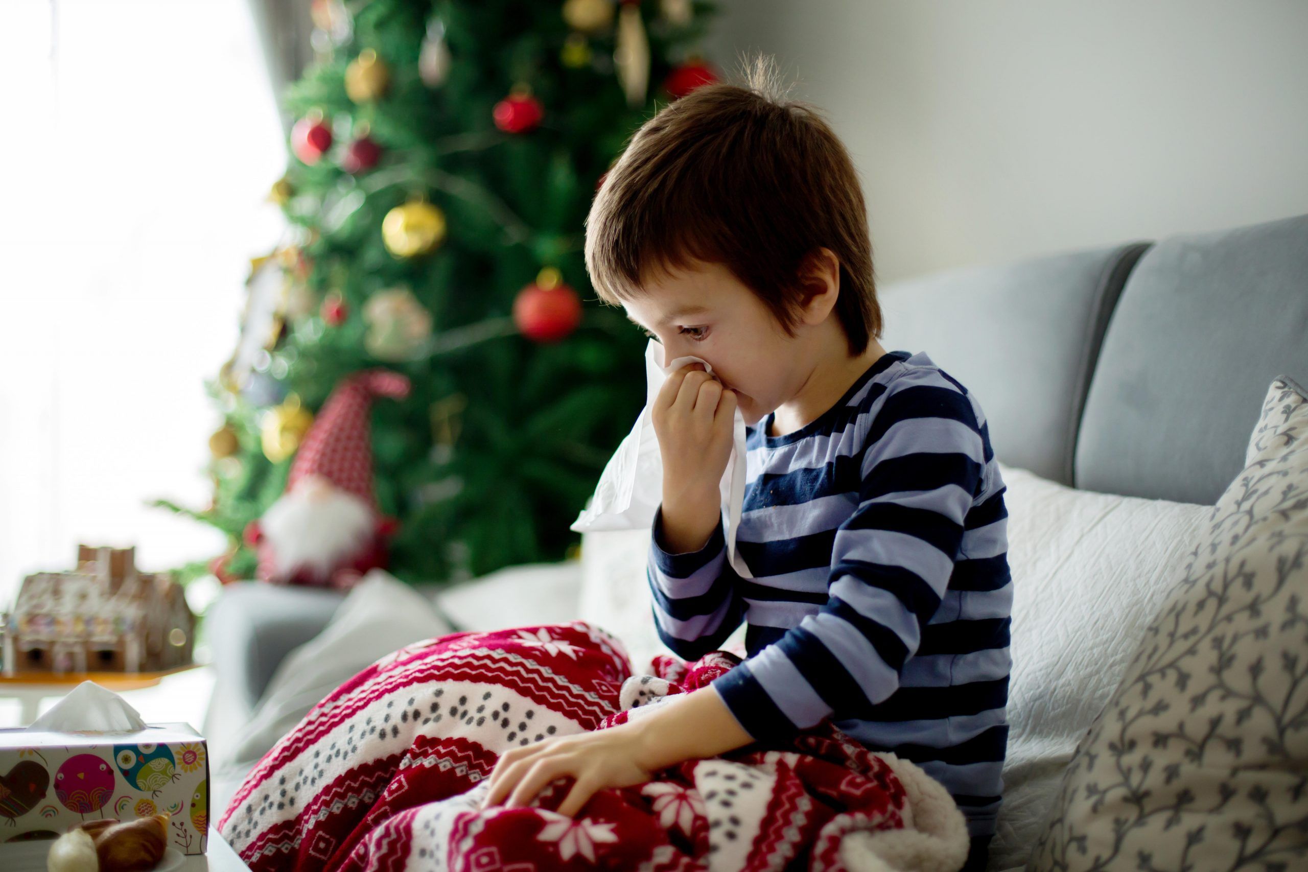 Xmas Tree Pattern Rash Christmas tree syndrome: How to tell if you're allergic to your ...