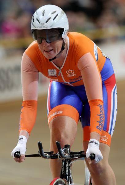 Kirsten Wild fails to put the Hammer down and finished behind the American in the Omnium.