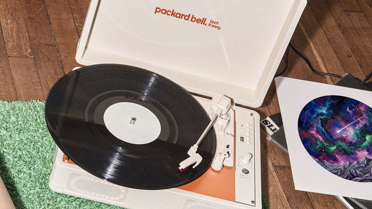 Packard Bell DotLoop turntable in a briefcase