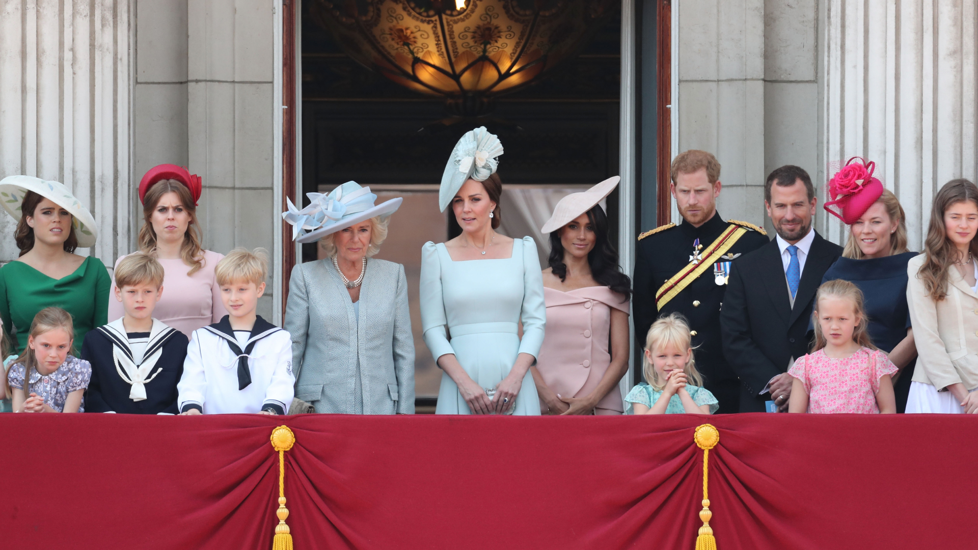 Royal Family stand on the Buckingham Palace balcony
