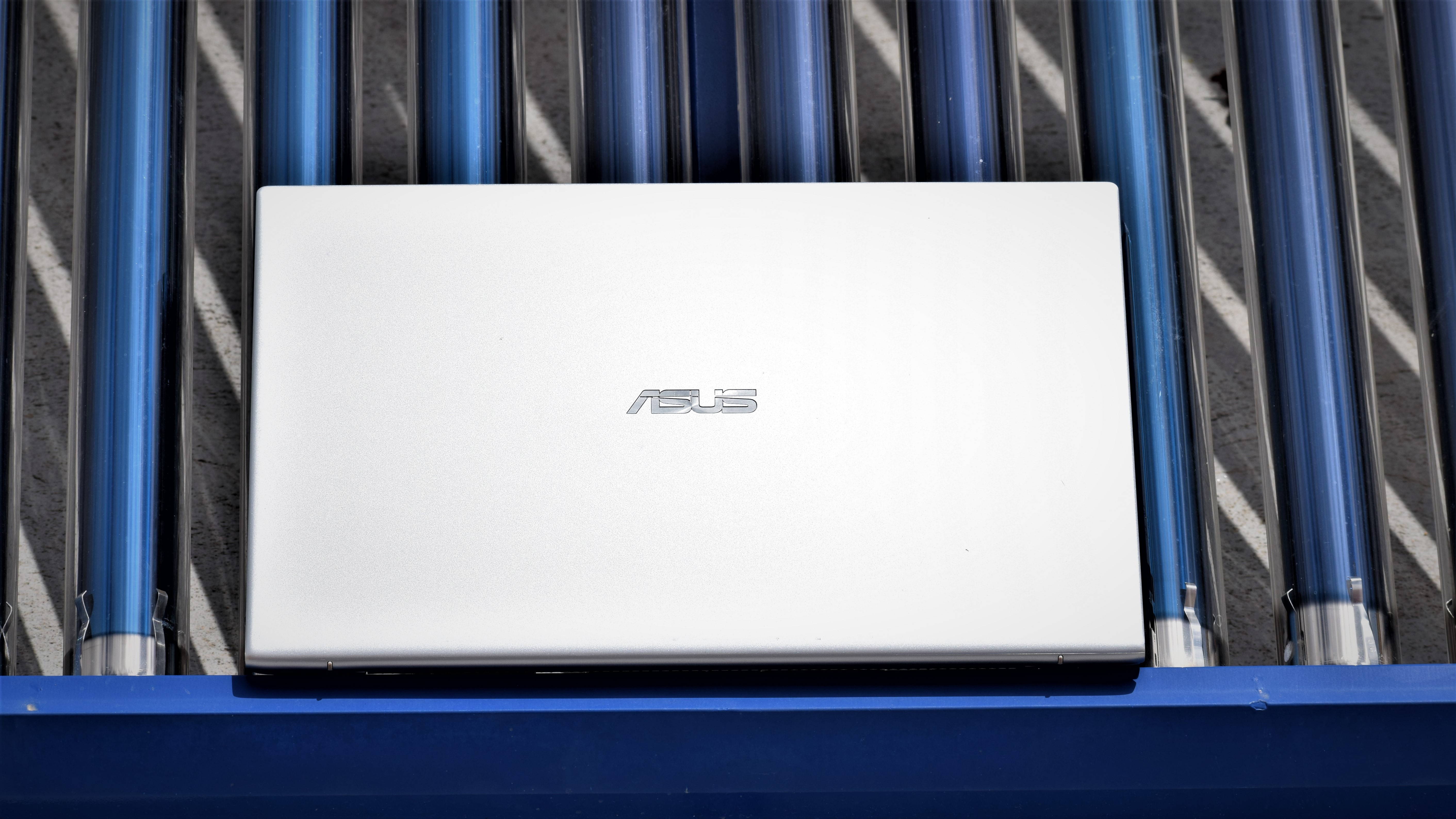 Asus Vivobook 17 M712